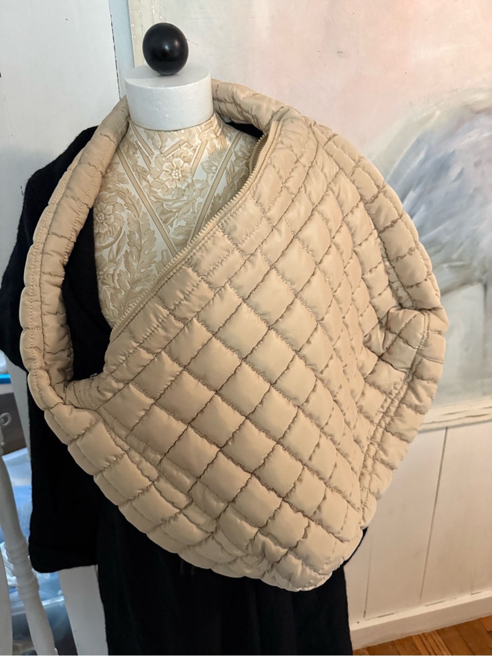 Free People Women’s Quilted oversized travel bag - Beige with black zippers bran